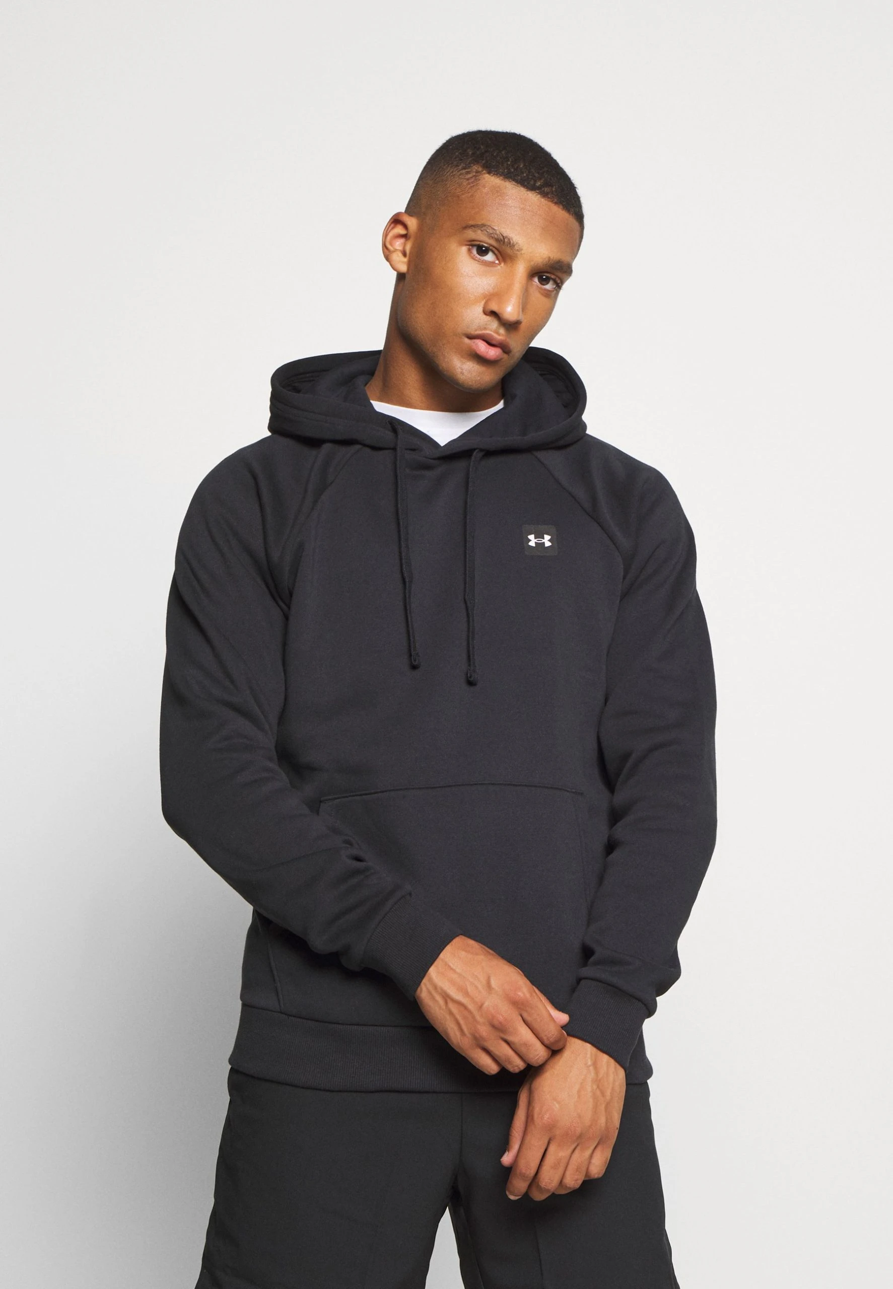RIVAL HOODIE - Bluza z kapturem - black/onyx white Under Armour RIVAL HOODIE - Bluza Z Kapturem - Black/onyx White -Under Armour shop a39c0c6fb69041a4aed0575477c6666f scaled