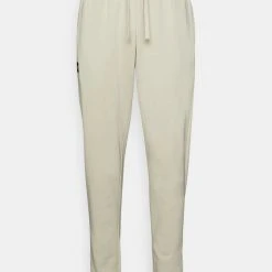 Under Armour RIVAL JOGGERS - Spodnie Treningowe - Khaki Base/onyx White 3 Under Armour RIVAL JOGGERS - Spodnie Treningowe - Khaki Base/onyx White -Under Armour shop ae597e4105ad4611abb26da80a3d2e92 scaled