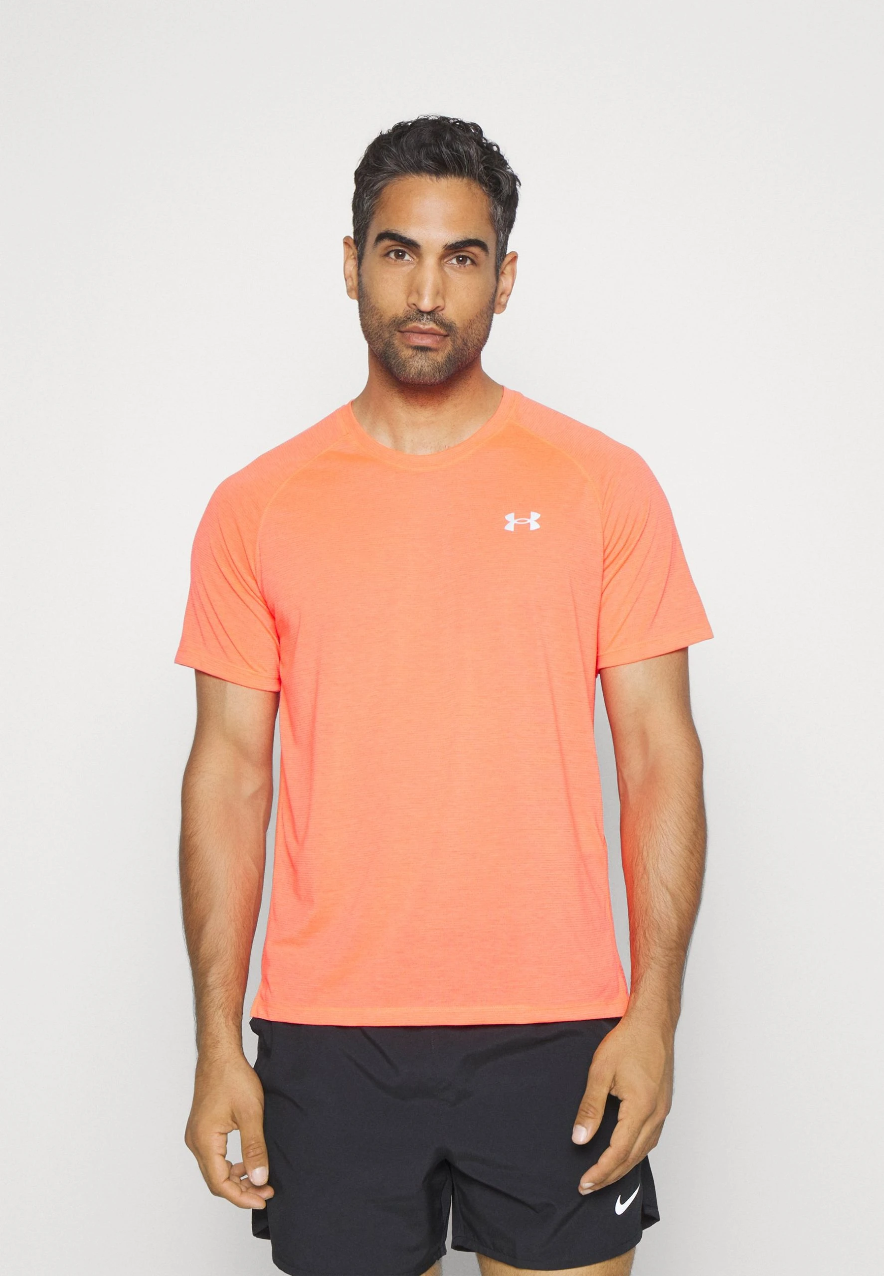 STREAKER - Koszulka sportowa - red Under Armour STREAKER - Koszulka Sportowa - Red -Under Armour shop b1ad9a565c714eff96e3f595881645f9 scaled