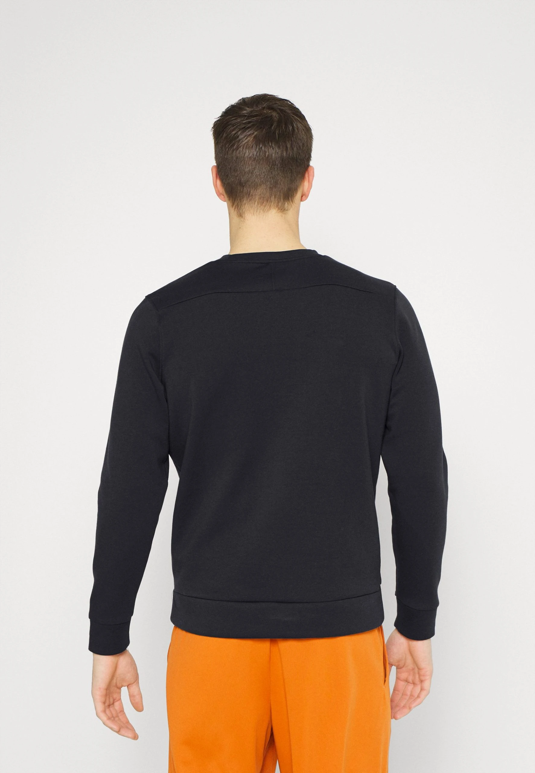 SUMMIT CREW - Bluza - black/white Under Armour SUMMIT CREW - Bluza - Black/white -Under Armour shop b2afcb57574e4cdda19519c3d80fa43f scaled