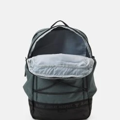 Under Armour shop -Under Armour shop bb9f9c833a8f44028a72a47bff14c846 scaled