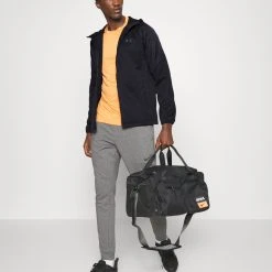 Under Armour SWACKET - Kurtka Sportowa - Black/pitch Gray 4 Under Armour SWACKET - Kurtka Sportowa - Black/pitch Gray -Under Armour shop c095c1e10fa445258cc59c7c2151784d scaled