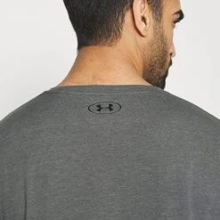 Under Armour SPORTSTYLE LEFT CHEST - Koszulka Sportowa - Pitch Gray Medium Heather/black -Under Armour shop c111af6150c64dd9ba36dfed21da0d78 scaled