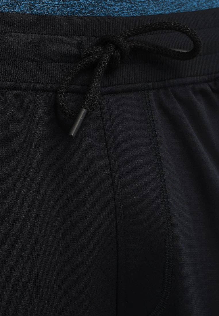 Under Armour SPORTSTYLE - Spodnie Treningowe - Black 6 Under Armour SPORTSTYLE - Spodnie Treningowe - Black - obrazek 6