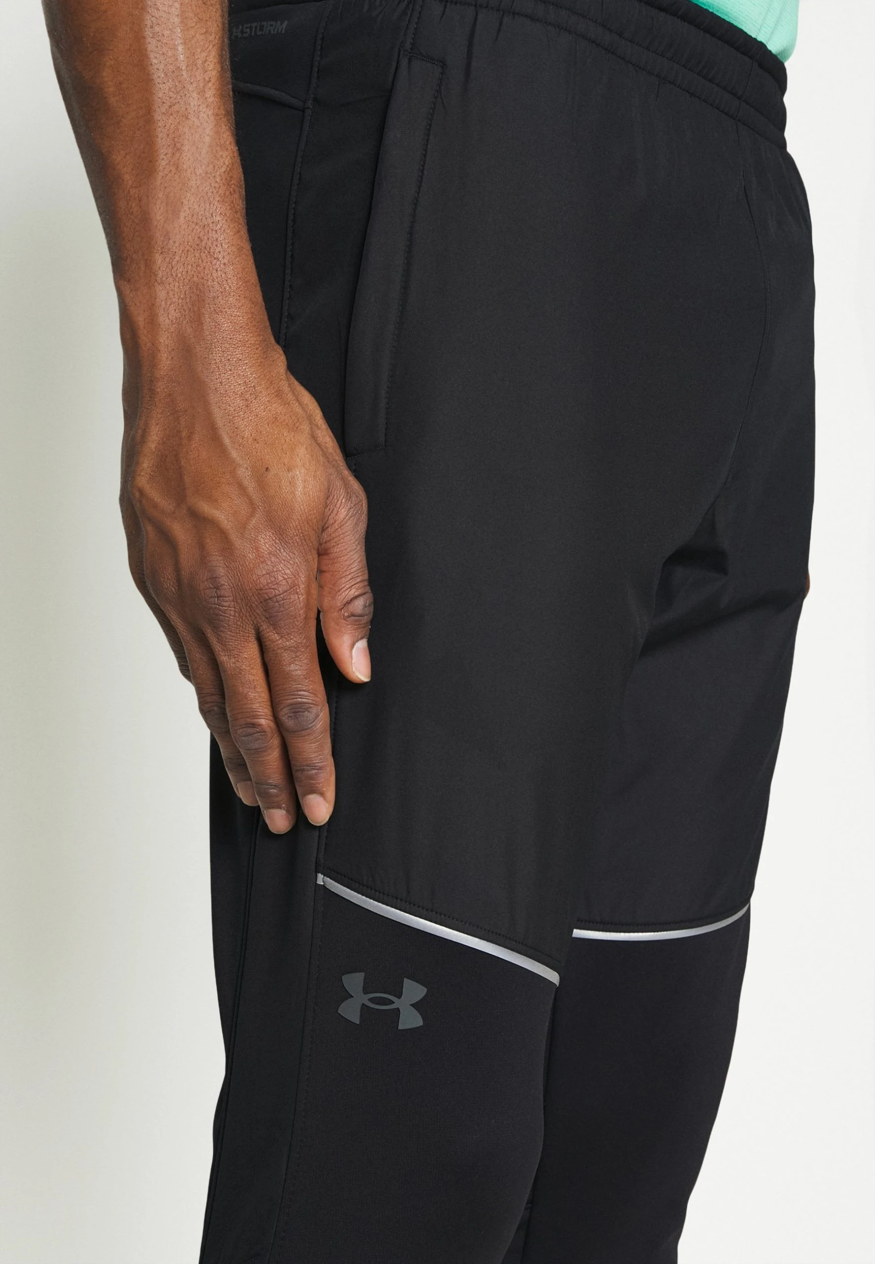 STORM PANTS - Spodnie treningowe - black/pitch gray Under Armour STORM PANTS - Spodnie Treningowe - Black/pitch Gray -Under Armour shop c6241684b43a4774a4528994985cb38d scaled