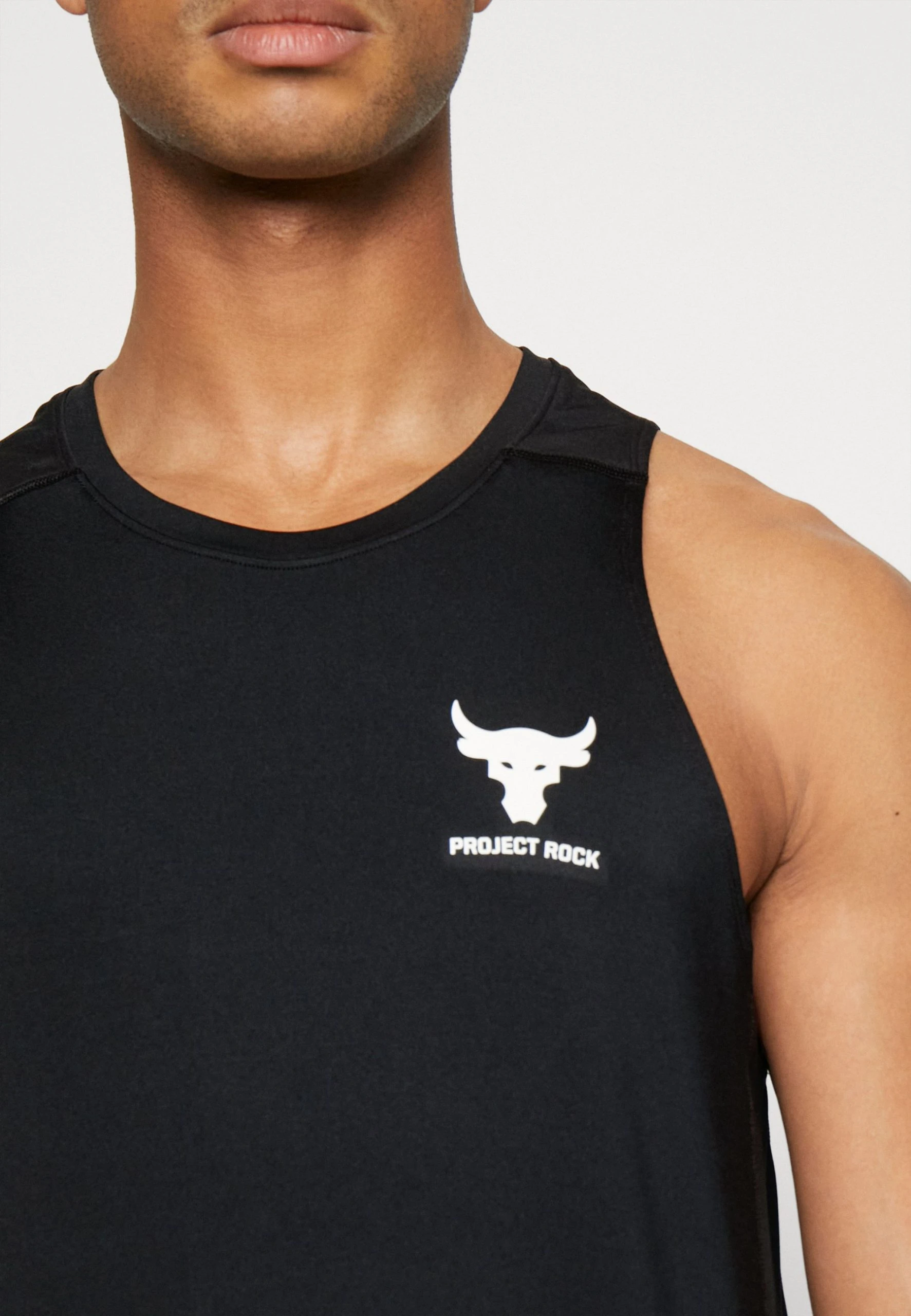 Top - black/white Under Armour Top - Black/white -Under Armour shop d7bac2a1dc164de3ba76c1ad8c5a7c48 scaled