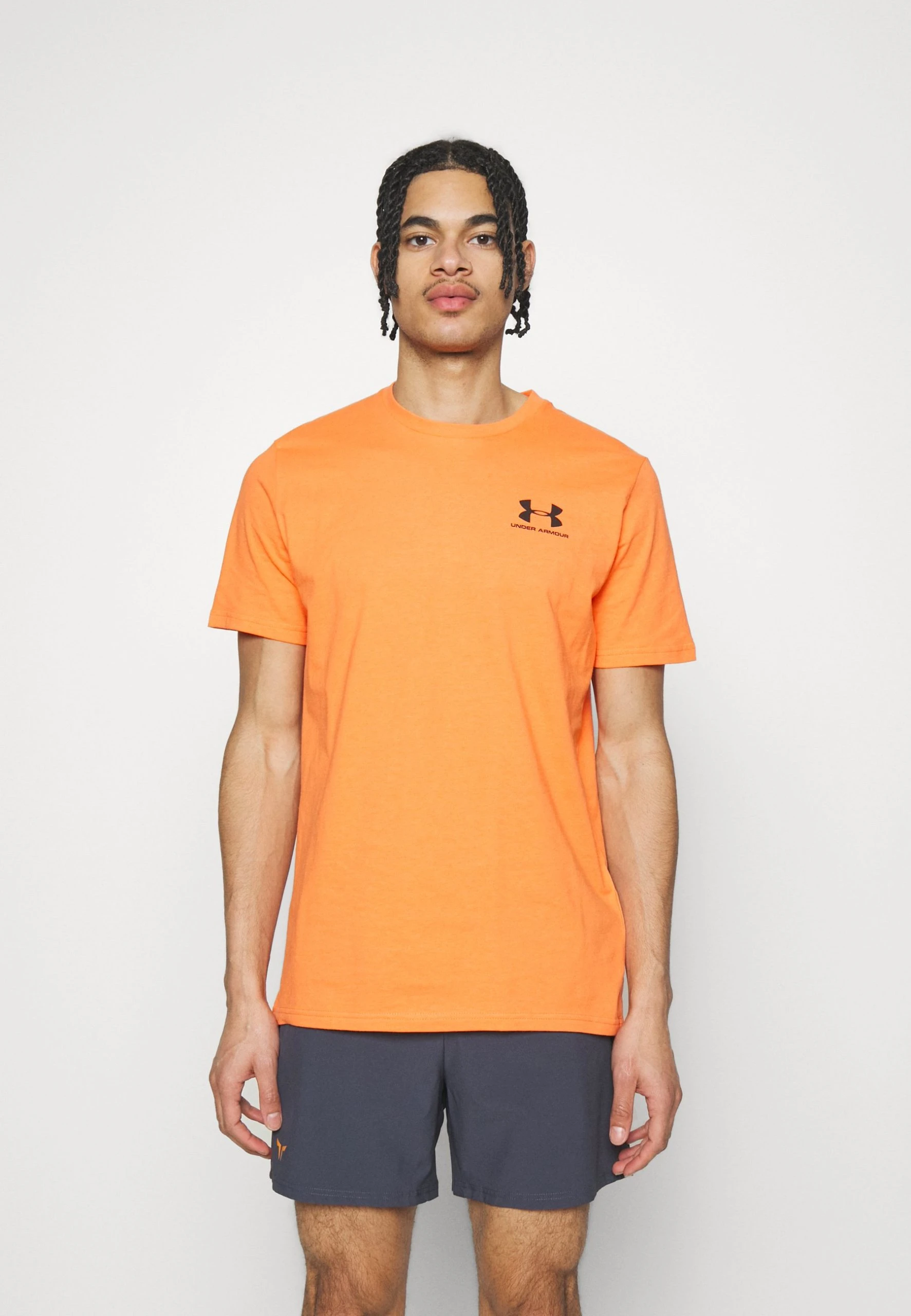 SPORTSTYLE - T-shirt basic - frosted orange Under Armour SPORTSTYLE - T-shirt Basic - Frosted Orange -Under Armour shop deca077648fd4d7d84027c919a9bcd5d scaled