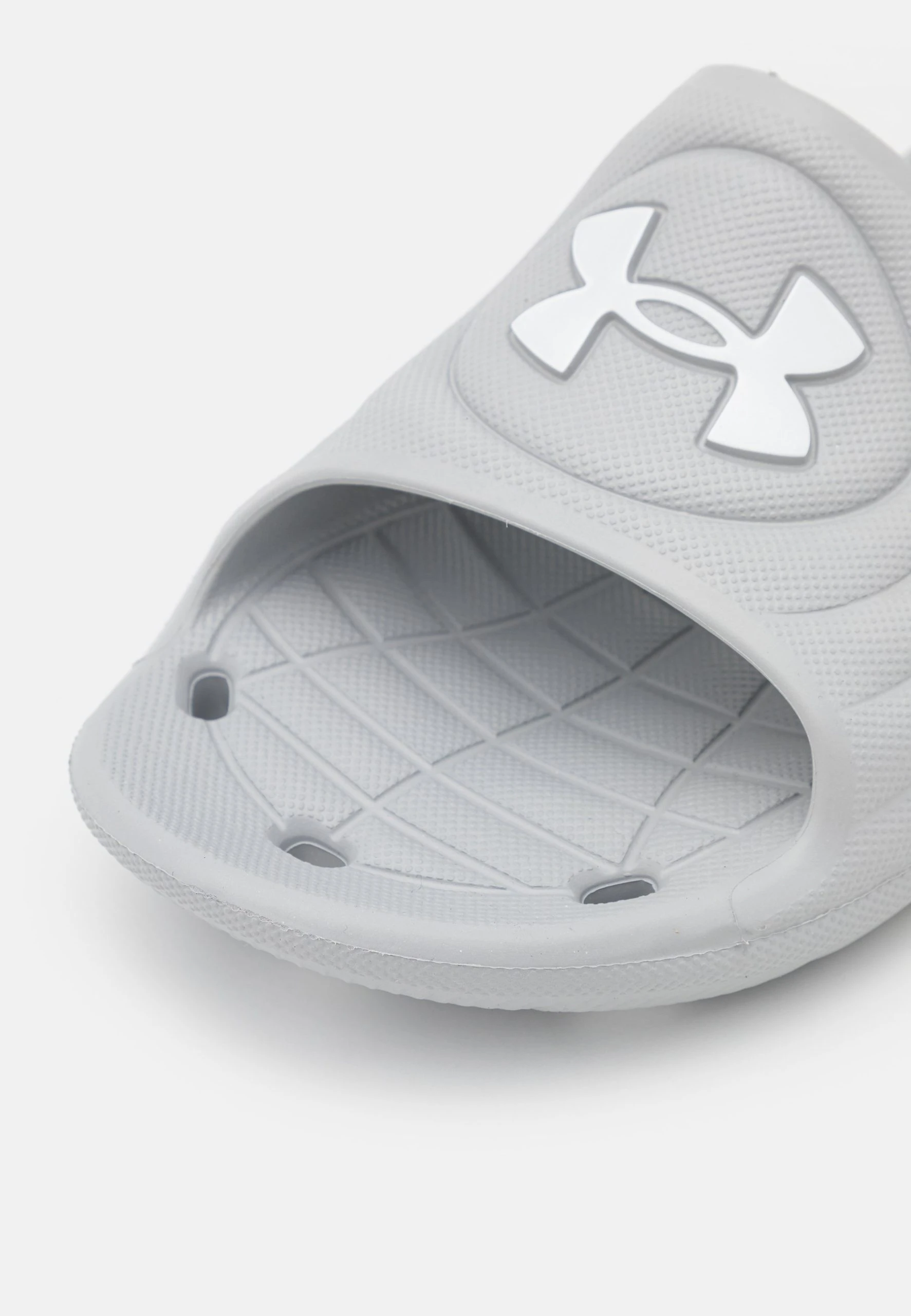 LOCKER IV - Sandały kąpielowe - grey Under Armour LOCKER IV - Sandały Kąpielowe - Grey -Under Armour shop e1286a972b1b4f939d9ee9ac480a4dd9 scaled