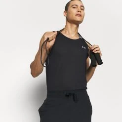 Under Armour STREAKER SINGLET - Top - Black -Under Armour shop e4e32bb9631140118ed4c2467a230904 scaled