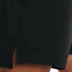 Under Armour MERIDIAN - Krótkie Spodenki Sportowe - Black -Under Armour shop e707bf11db794490afe8b4632ee1355e