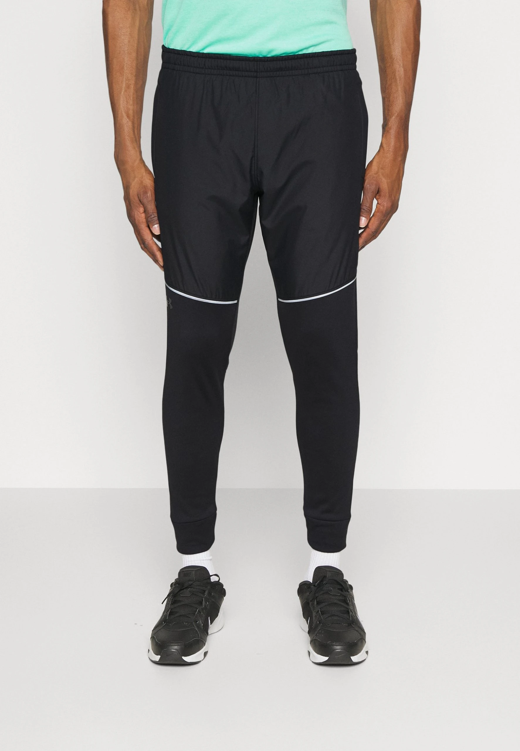 STORM PANTS - Spodnie treningowe - black/pitch gray Under Armour STORM PANTS - Spodnie Treningowe - Black/pitch Gray -Under Armour shop f0d341f45ada4b84b99a568331ec91f3 scaled
