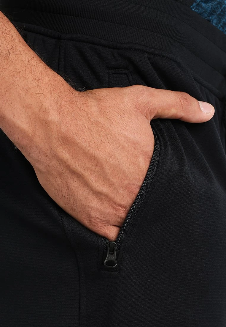 Under Armour SPORTSTYLE - Spodnie Treningowe - Black 5 Under Armour SPORTSTYLE - Spodnie Treningowe - Black - obrazek 5