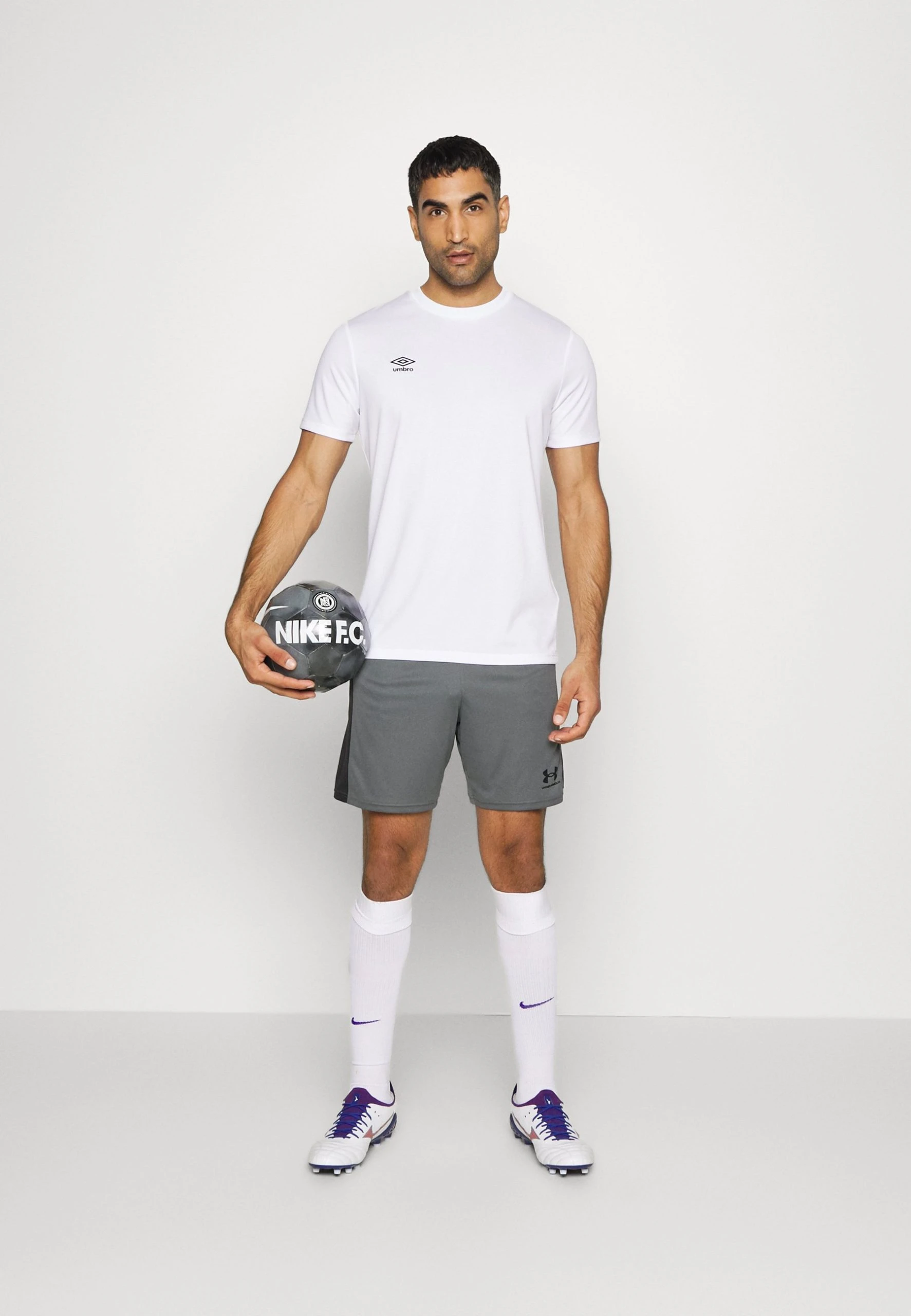 CHALLENGER - Krótkie spodenki sportowe - pitch gray/black Under Armour CHALLENGER - Krótkie Spodenki Sportowe - Pitch Gray/black -Under Armour shop f9d8ca75ed41435eadb4c7e5aabc896d scaled