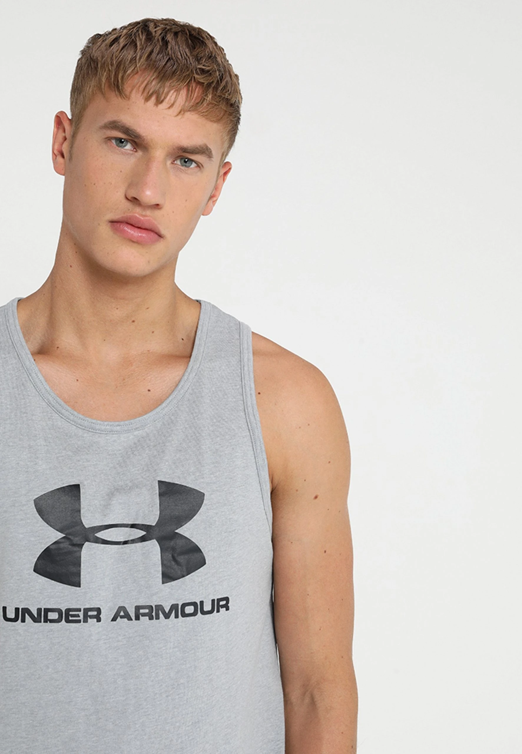 SPORTSTYLE LOGO - Top - grey Under Armour SPORTSTYLE LOGO - Top - Grey -Under Armour shop fad0c14b46bc45ff95721f1cc9dffd72 scaled