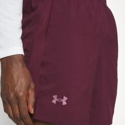 Under Armour LAUNCH - Krótkie Spodenki Sportowe - Dark Maroon -Under Armour shop fd0ded3af0f34ce5abfc55f18d49bb8e scaled